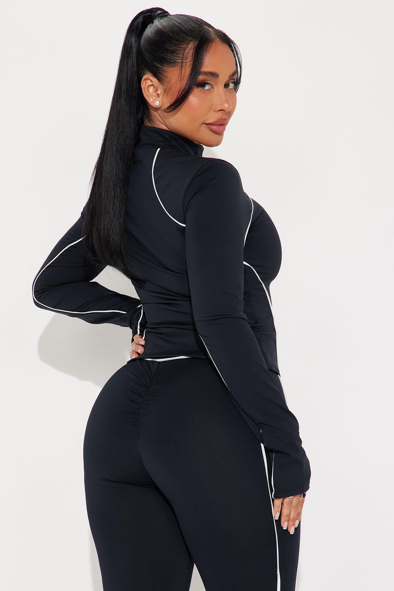 https://cdn.shopify.com/s/files/1/0293/9277/files/10-21-24_S1_52_ZDNVSP1510_Black_CZ_SS_14-44-34_156205_PXF.jpg?v=1729629521
