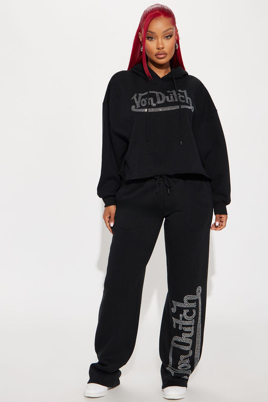 https://cdn.shopify.com/s/files/1/0293/9277/files/11-01-24_S2_10_7VND2A0910NV_Black_P_KJ_RL_15-39-51_17696_CM.jpg?v=1730759577