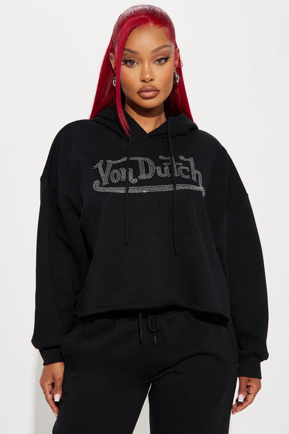 https://cdn.shopify.com/s/files/1/0293/9277/files/11-01-24_S2_10_7VND2A0910NV_Black_P_KJ_RL_15-40-05_17700_CM.jpg?v=1730759577