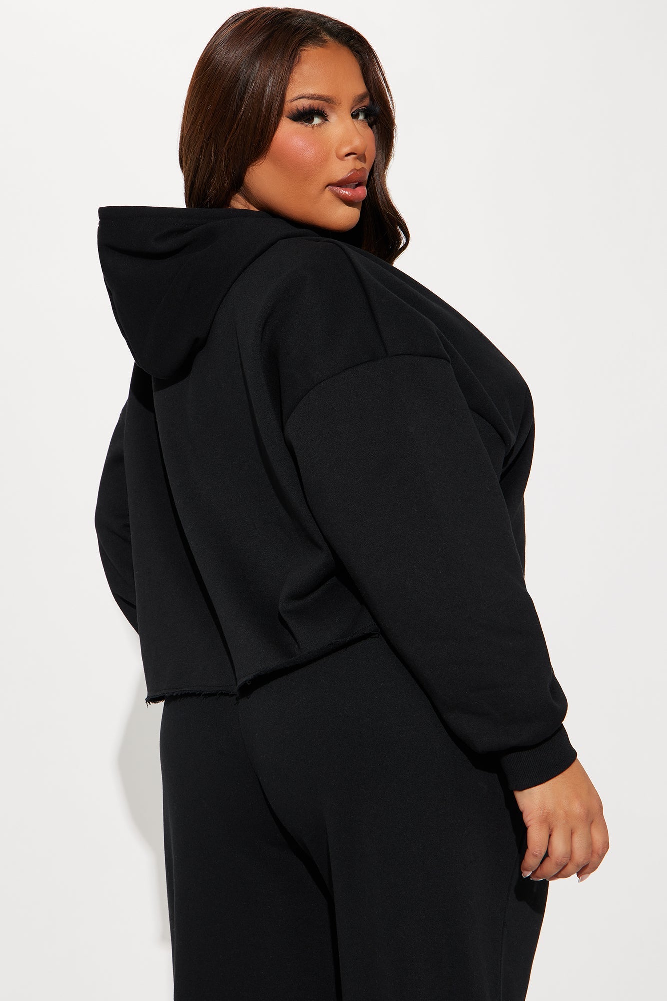 https://cdn.shopify.com/s/files/1/0293/9277/files/11-01-24_S4_44_7VND2A0910NV_Black_AZ_AC_13-36-40_PLUS_88697_PXF.jpg?v=1730840497