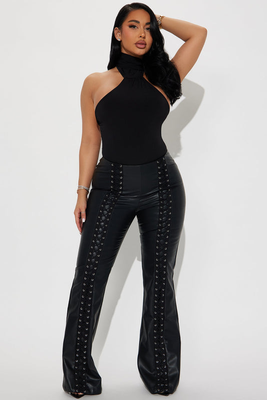 https://cdn.shopify.com/s/files/1/0293/9277/files/11-06-24_S1_46_T6193PD_Black_HY_IM_15-18-12_164621_PXF.jpg?v=1731024255