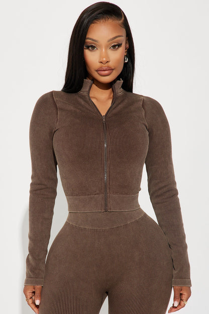 https://cdn.shopify.com/s/files/1/0293/9277/files/11-16-23Studio2_KJ_RL_15-42-20_43_TP7810_Brown_73073_MR.jpg?v=1700503831