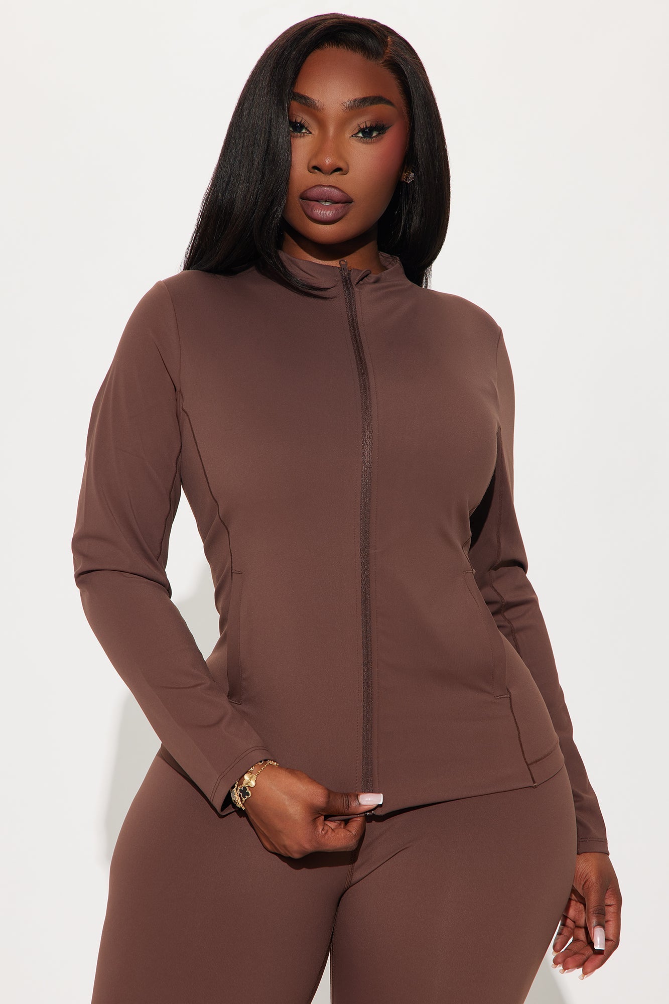 https://cdn.shopify.com/s/files/1/0293/9277/files/11-19-24_S4_61_TP7205_Chocolate_CXB_IM_15-34-20_PLUS_57618_PXF.jpg?v=1732148420