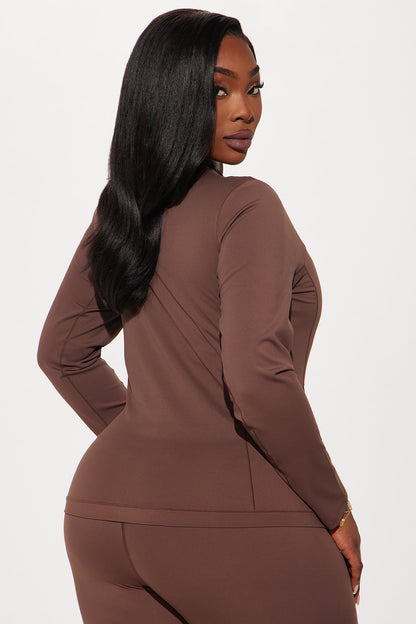 https://cdn.shopify.com/s/files/1/0293/9277/files/11-19-24_S4_61_TP7205_Chocolate_CXB_IM_15-34-20_PLUS_57620_PXF.jpg?v=1732148420