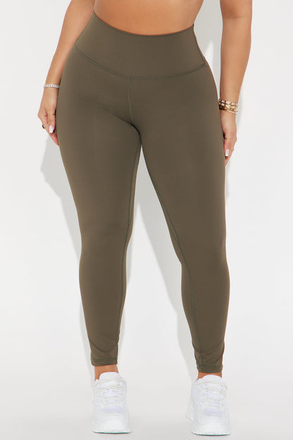 https://cdn.shopify.com/s/files/1/0293/9277/files/11-22-24_S1_33_YP1153_Olive_CXB_DO_13-24-27_45682_PXF.jpg?v=1732645146