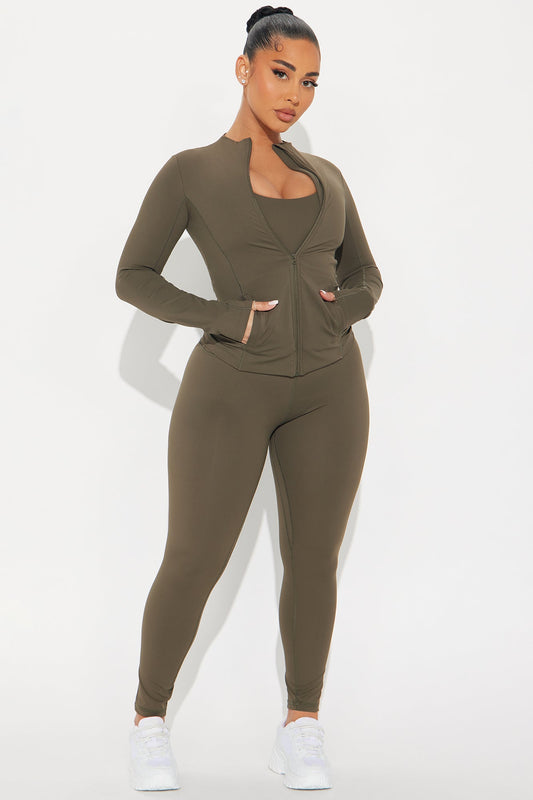 https://cdn.shopify.com/s/files/1/0293/9277/files/11-22-24_S1_34_TP7205_Olive_CXB_DO_13-25-10_172774_PXF.jpg?v=1732645380