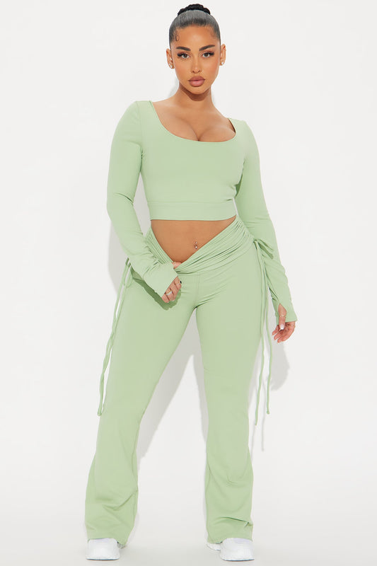 https://cdn.shopify.com/s/files/1/0293/9277/files/11-22-24_S1_40_ZDNVSP1053_Sage_CXB_DO_13-51-16_45704_PXF.jpg?v=1732646014