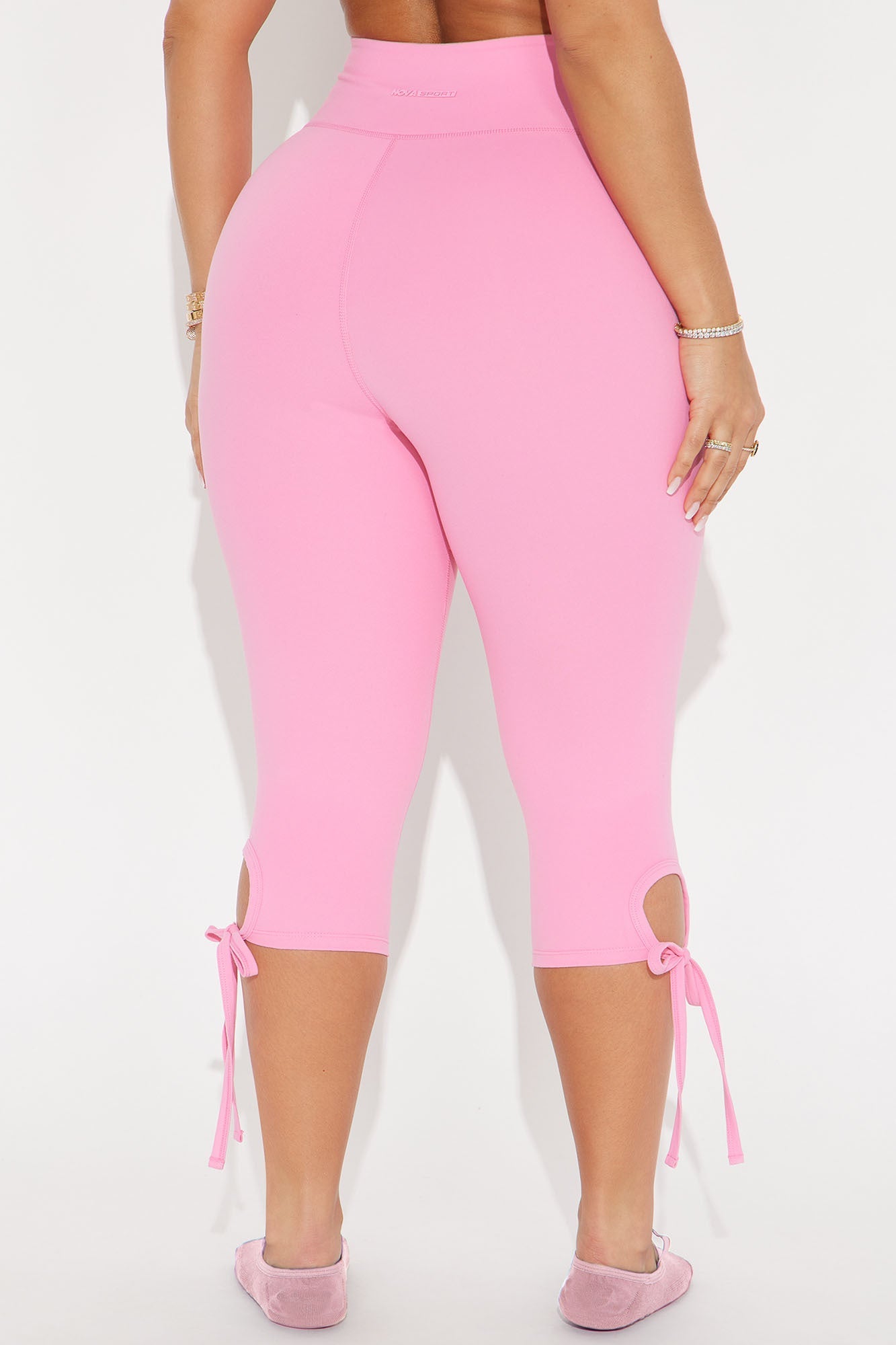https://cdn.shopify.com/s/files/1/0293/9277/files/11-22-24_S1_68_ZDNVSP1384_BubblegumPink_CXB_DO_15-20-40_45811_PXF_SL.jpg?v=1732734451