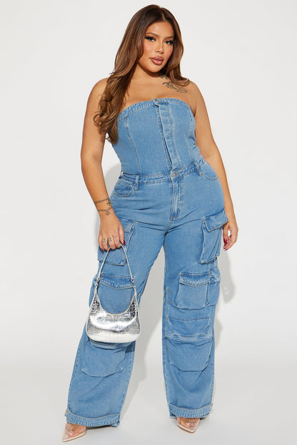 https://cdn.shopify.com/s/files/1/0293/9277/files/11-27-23Studio4_RA_SS_15-03-31_64_FN6003HJPJC_Denim_5796_PLUS_PXF.jpg?v=1701385206