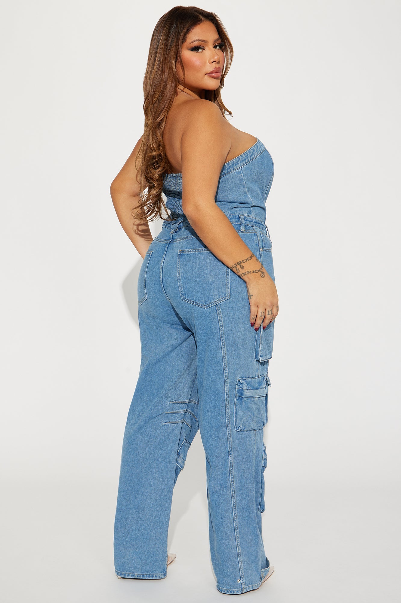 https://cdn.shopify.com/s/files/1/0293/9277/files/11-27-23Studio4_RA_SS_15-04-07_64_FN6003HJPJC_Denim_5804_PLUS_PXF.jpg?v=1701385206