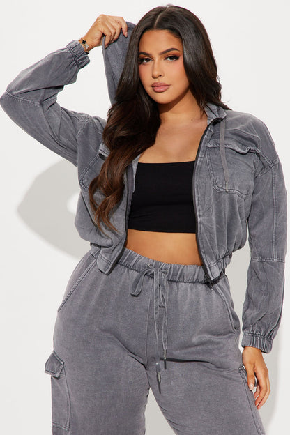 https://cdn.shopify.com/s/files/1/0293/9277/files/11-27-24_S4_3_J4K6182C_Black_ZSR_CXB_IM_10-06-53_PLUS_101955_EH.jpg?v=1732738972