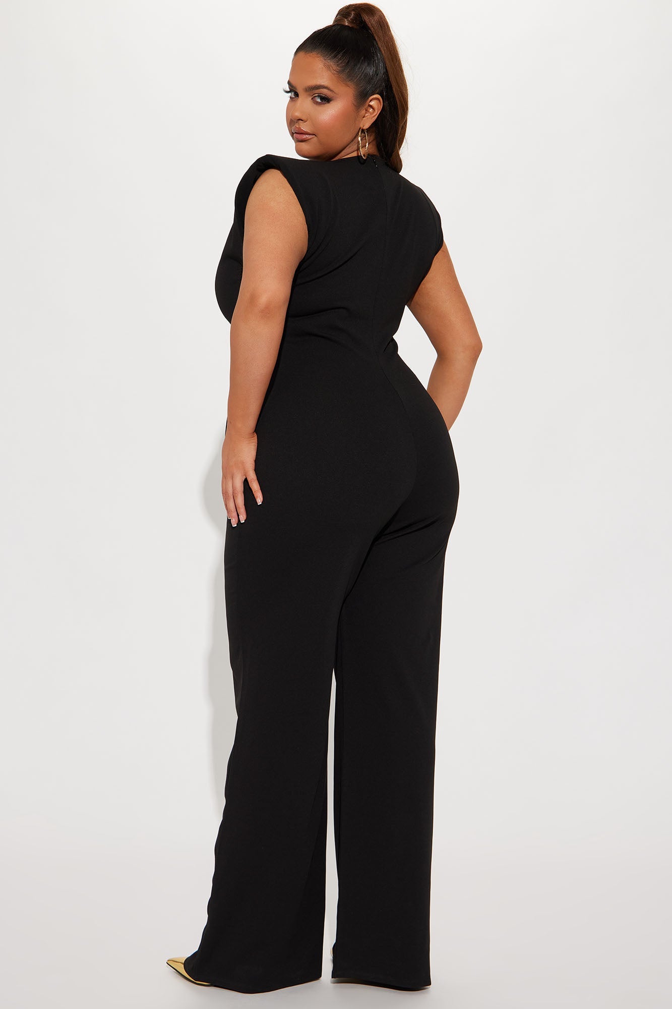 https://cdn.shopify.com/s/files/1/0293/9277/products/12-12-22Studio6_KJ_KT_15-05-12_52_WP8431_Black_P_7617_PLUS_JB.jpg?v=1717605321