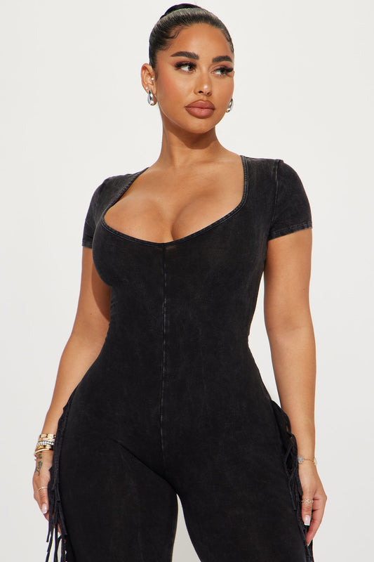 https://cdn.shopify.com/s/files/1/0293/9277/files/12-12-23_S3_54_EJ3488N_Black_CB_SS_14-22-00_8609_SG.jpg?v=1703012566