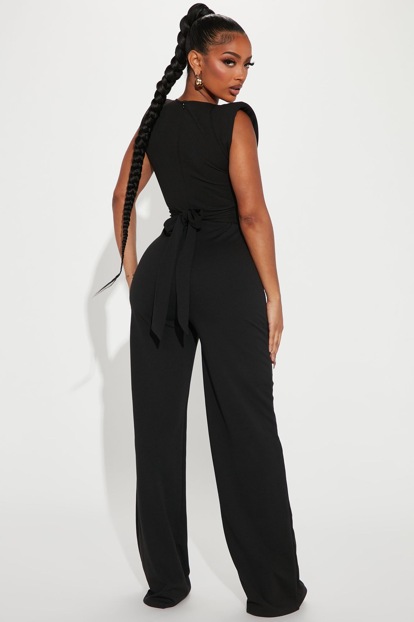 https://cdn.shopify.com/s/files/1/0293/9277/products/12-15-22Studio1_KJ_DJ_11-46-38_30_WP8431_Black_20337_ES.jpg?v=1671230758