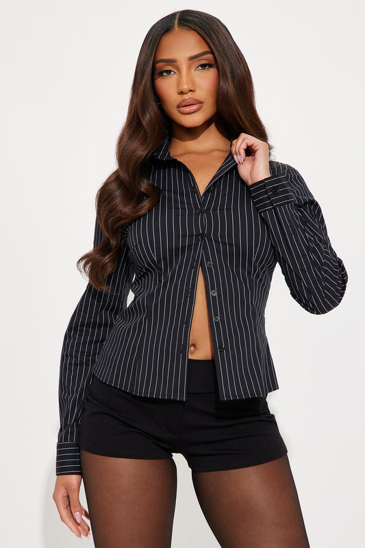 https://cdn.shopify.com/s/files/1/0293/9277/files/12-16-24_S6_60_LB1689A_BlackWhite_KJ_IM_14-36-12_78285_PXF.jpg?v=1734568565