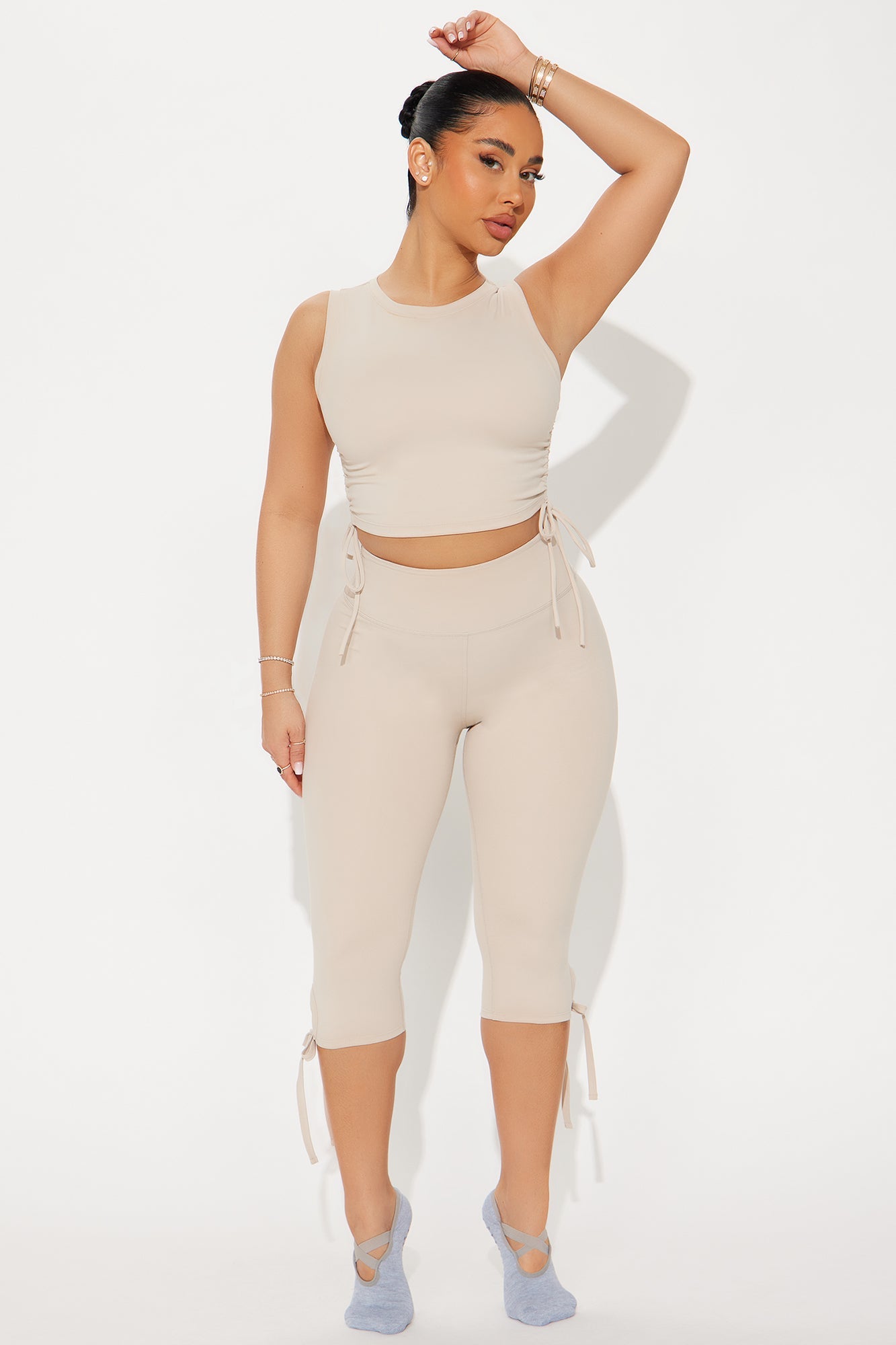 https://cdn.shopify.com/s/files/1/0293/9277/files/12-20-24_S1_36_ZDNVSP1384_LightTaupe_KS_SS_10-37-19_46514_PXF.jpg?v=1735001536