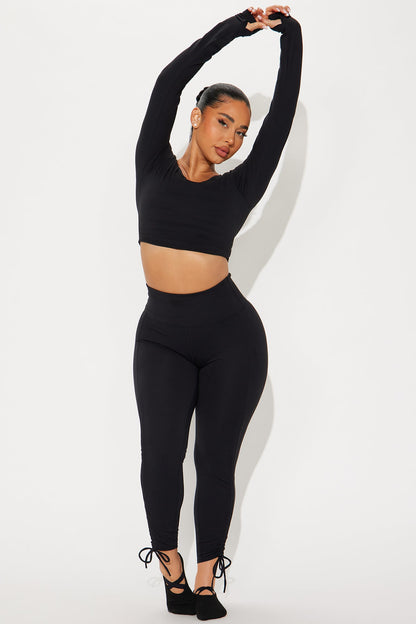https://cdn.shopify.com/s/files/1/0293/9277/files/12-20-24_S1_3_ZDNVSP1411_Black_KS_SS_08-47-44_3719_PXF.jpg?v=1734997586
