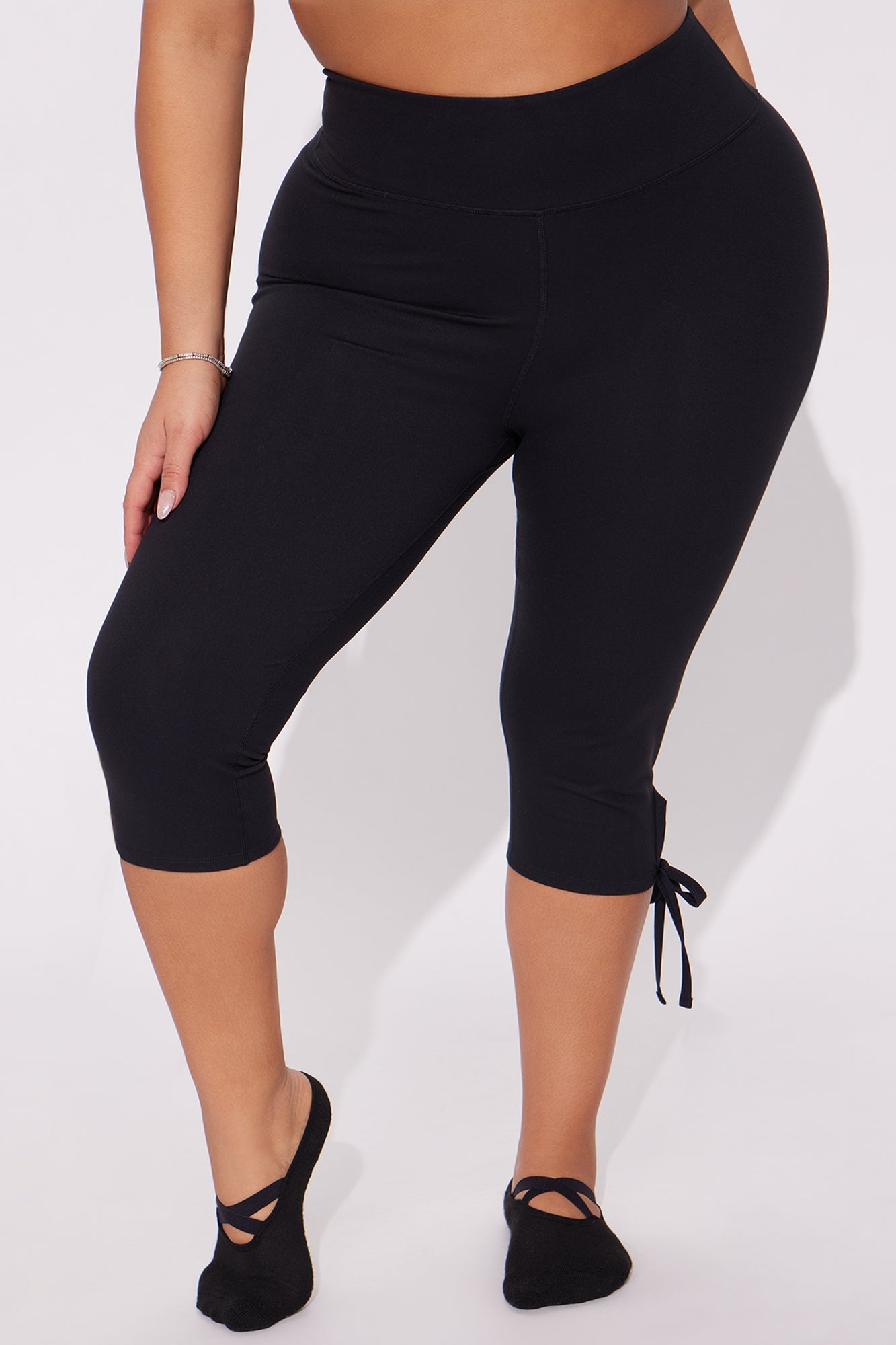 https://cdn.shopify.com/s/files/1/0293/9277/files/12-24-24_S1_27_ZDNVSP1384_Black_KS_DO_12-08-20_PLUS_46816_PXF.jpg?v=1735582294