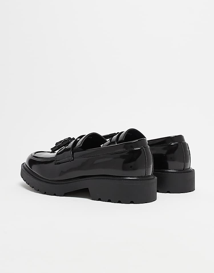 https://images.asos-media.com/products/asos-design-tassel-loafers-in-black-faux-leather/202484888-4?$n_750w$&wid=750&fit=constrain