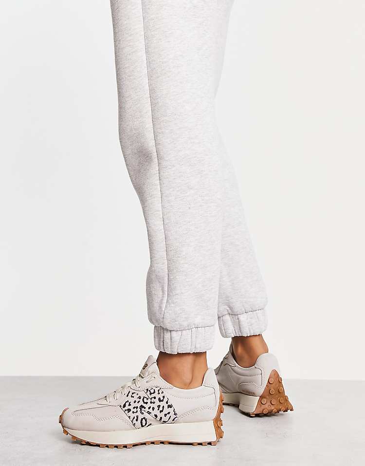 https://images.asos-media.com/products/new-balance-327-trainers-in-off-white-with-leopard-print-detail/203644203-4?$n_750w$&wid=750&fit=constrain