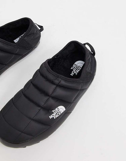 https://images.asos-media.com/products/the-north-face-thermoball-traction-mules-in-black/204511381-3?$n_750w$&wid=750&fit=constrain