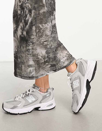 https://images.asos-media.com/products/new-balance-530-sneakers-in-grey/205178688-1-grey?$n_750w$&wid=750&fit=constrain