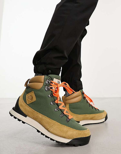 https://images.asos-media.com/products/the-north-face-back-to-berkeley-iv-waterbestendige-wandelschoenen-in-kaki-en-stone/205314869-1-thymeutilitybrown?$n_750w$&wid=750&fit=constrain