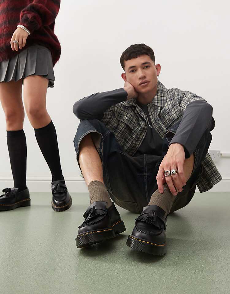 https://images.asos-media.com/products/dr-martens-unisex-adrian-bex-loafers-in-black-leather/205315910-3?$n_750w$&wid=750&fit=constrain