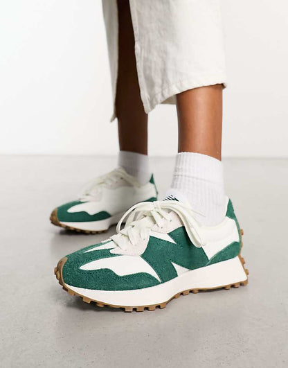 https://images.asos-media.com/products/new-balance-327-trainers-in-white-and-green-exclusive-to-asos/205403199-4?$n_750w$&wid=750&fit=constrain