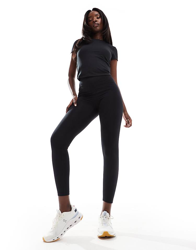 https://images.asos-media.com/products/4505-icon-yoga-soft-touch-gym-legging-in-black/205570405-1-black?$n_750w$&wid=750&fit=constrain