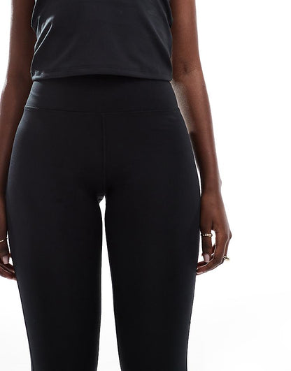 https://images.asos-media.com/products/4505-icon-yoga-soft-touch-gym-legging-in-black/205570405-5?$n_750w$&wid=750&fit=constrain