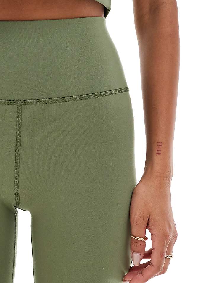 https://images.asos-media.com/products/4505-icon-soft-touch-yoga-legging-in-khaki/206090217-3?$n_750w$&wid=750&fit=constrain