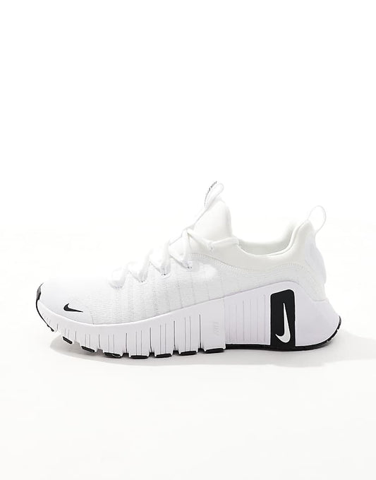 https://images.asos-media.com/products/nike-training-free-metcon-6-uniseks-sneakers-in-wit-en-zwart/206622206-2?$n_750w$&wid=750&fit=constrain