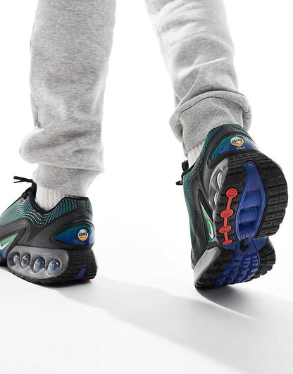 https://images.asos-media.com/products/nike-air-max-dn-trainers-in-black-and-blue/206702649-4?$n_750w$&wid=750&fit=constrain