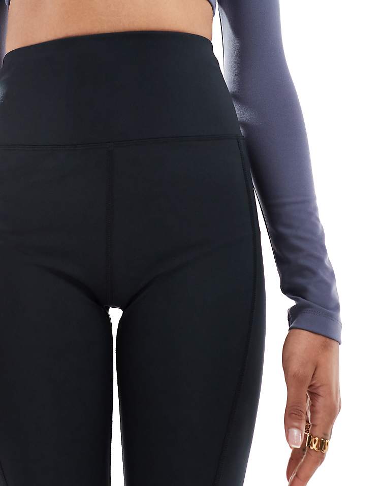 https://images.asos-media.com/products/4505-tall-icon-running-tie-waist-gym-legging-with-phone-pocket-in-black/206785298-3?$n_750w$&wid=750&fit=constrain