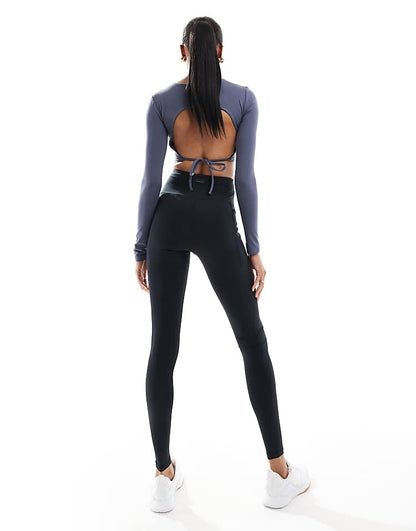 https://images.asos-media.com/products/4505-tall-icon-running-tie-waist-gym-legging-with-phone-pocket-in-black/206785298-4?$n_750w$&wid=750&fit=constrain