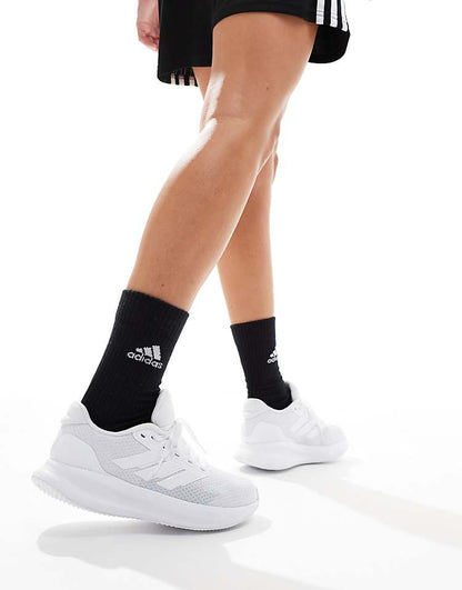 https://images.asos-media.com/products/adidas-running-runfalcon-trainers-in-white/206853391-4?$n_750w$&wid=750&fit=constrain