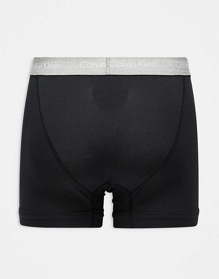 https://images.asos-media.com/products/calvin-klein-cotton-stretch-3-pack-trunk-with-coloured-waistbands-in-black/206867718-3?$n_750w$&wid=750&fit=constrain