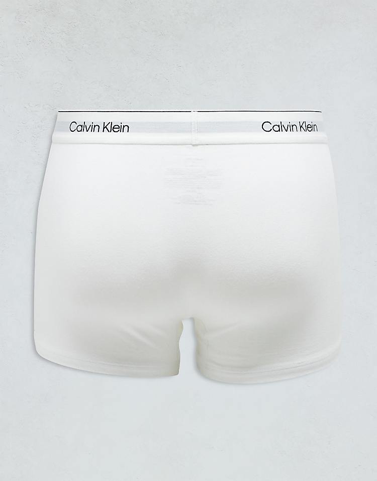 https://images.asos-media.com/products/calvin-klein-modern-cotton-3-pack-trunk-in-black-grey-white/206867853-2?$n_750w$&wid=750&fit=constrain