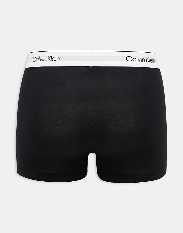 https://images.asos-media.com/products/calvin-klein-modern-cotton-3-pack-trunk-in-black/206867936-3?$n_750w$&wid=750&fit=constrain