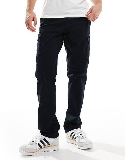 https://images.asos-media.com/products/columbia-pacific-ridge-cargo-trousers-in-black/207022184-1-black?$n_750w$&wid=750&fit=constrain