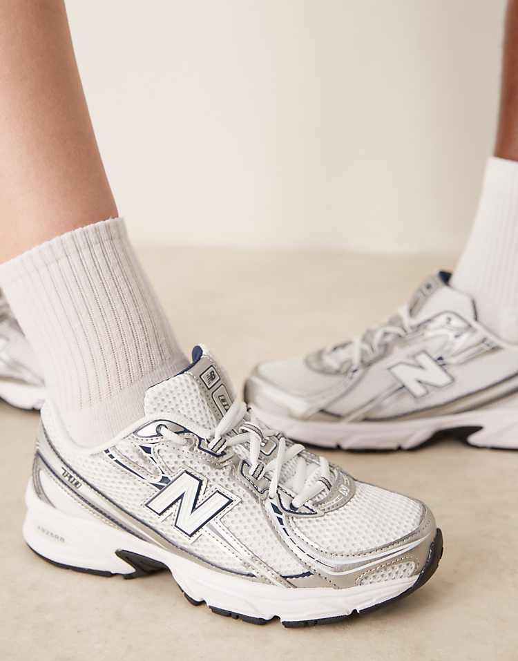 https://images.asos-media.com/products/new-balance-740-trainers-in-navy-and-white/207096189-1-navy?$n_750w$&wid=750&fit=constrain