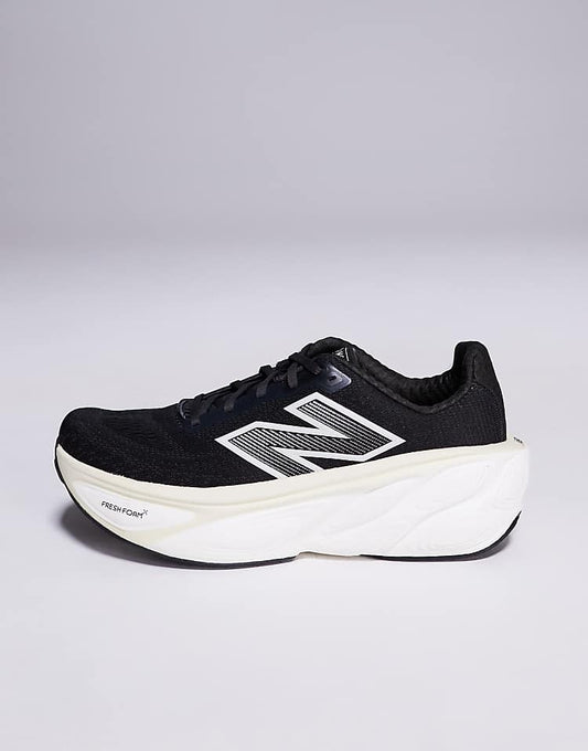 https://images.asos-media.com/products/new-balance-more-hardloopschoenen-in-zwart/207097747-2?$n_750w$&wid=750&fit=constrain