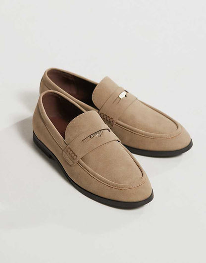 https://images.asos-media.com/products/asos-design-penny-loafers-in-beige/207228139-2?$n_750w$&wid=750&fit=constrain