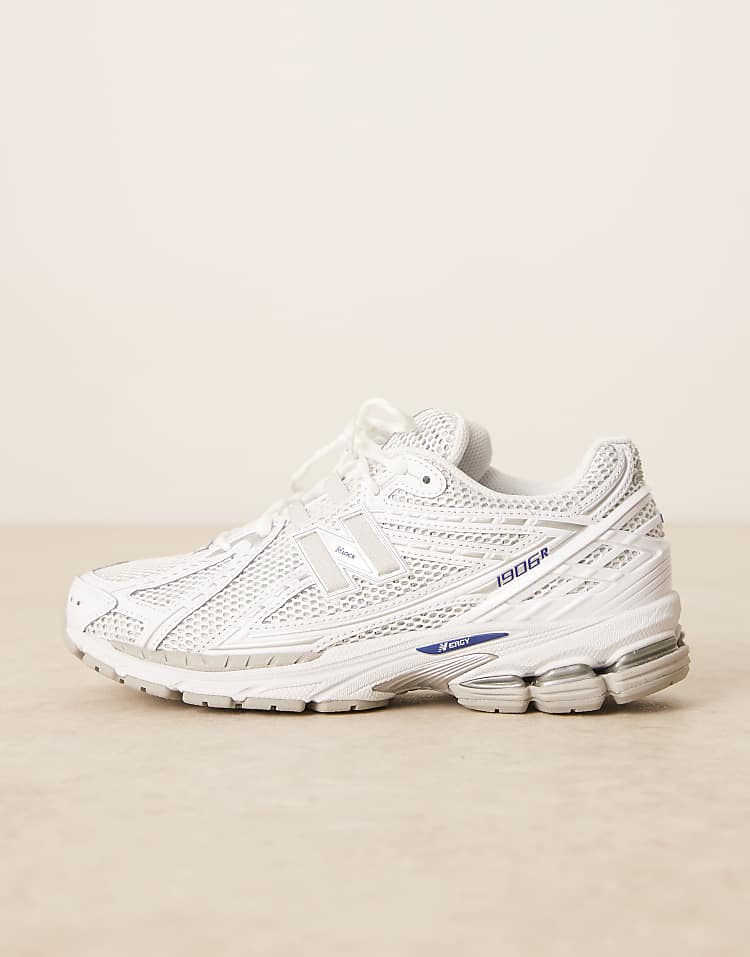 https://images.asos-media.com/products/new-balance-1906-unisex-sneakers-in-white/207238907-2?$n_750w$&wid=750&fit=constrain