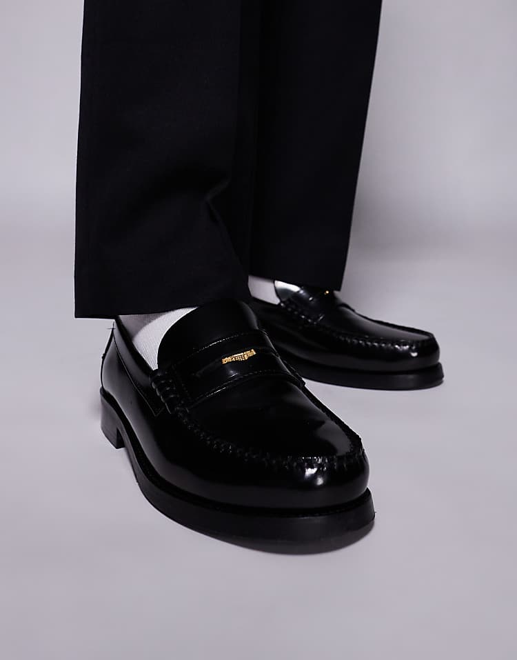 https://images.asos-media.com/products/walk-london-dalston-penny-loafer-in-black-smooth-leather/207273862-4?$n_750w$&wid=750&fit=constrain