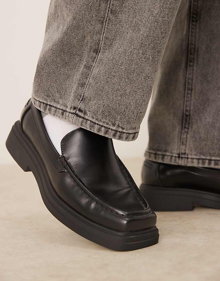 https://images.asos-media.com/products/asos-design-loafers-with-square-toe-in-black/207388174-4?$n_750w$&wid=750&fit=constrain