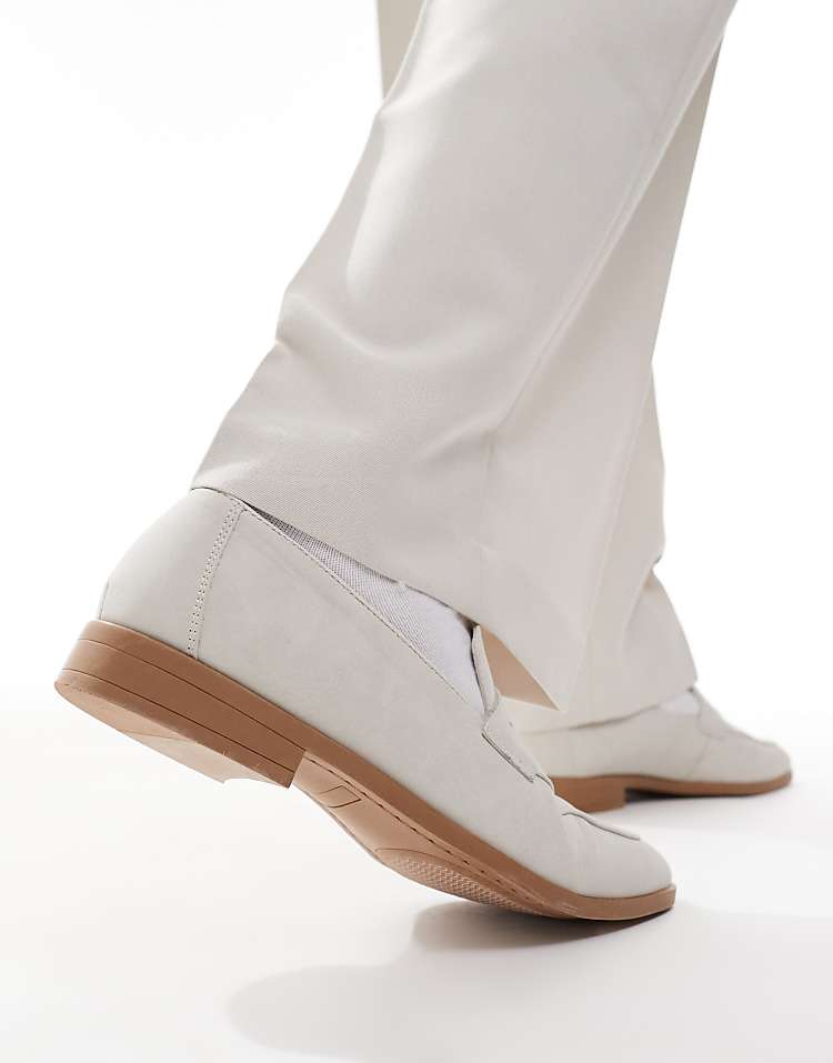 https://images.asos-media.com/products/asos-design-penny-loafer-in-nubuck/207388244-4?$n_750w$&wid=750&fit=constrain