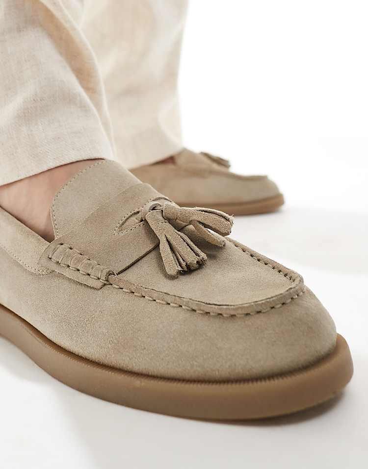 https://images.asos-media.com/products/asos-design-loafers-in-stone-suede-with-tassel/207418740-4?$n_750w$&wid=750&fit=constrain