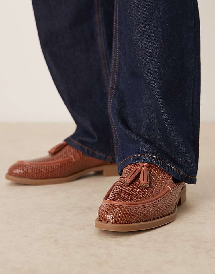 https://images.asos-media.com/products/asos-design-mule-loafers-in-tan-weave/207419717-1-tan?$n_750w$&wid=750&fit=constrain